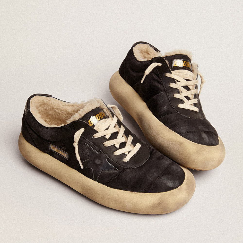 Golden Goose Space-Star Shoes In Quilted Black Nylon With Shearling Lining GWF00347.F003003.90100