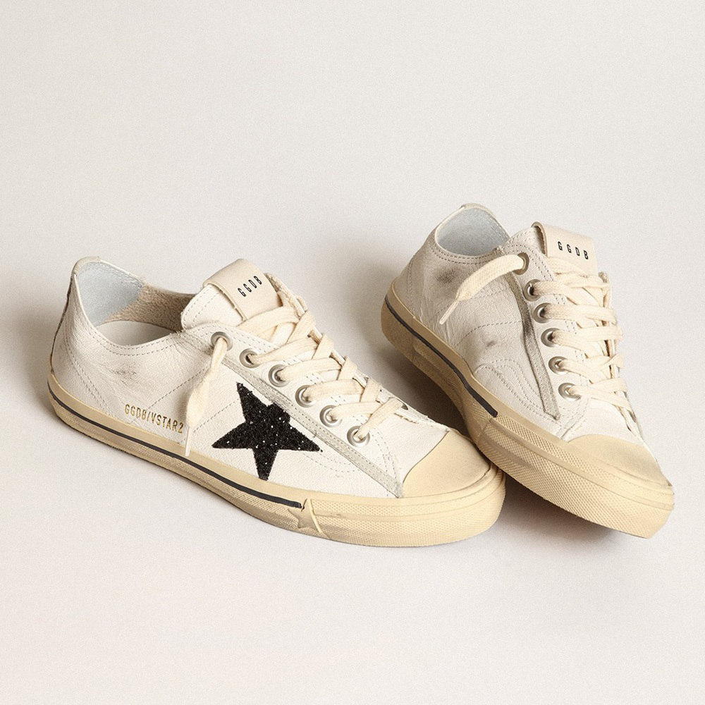 Golden Goose V-Star In White Nappa Leather With A Black Glitter Star GWF00129.F003922.10432