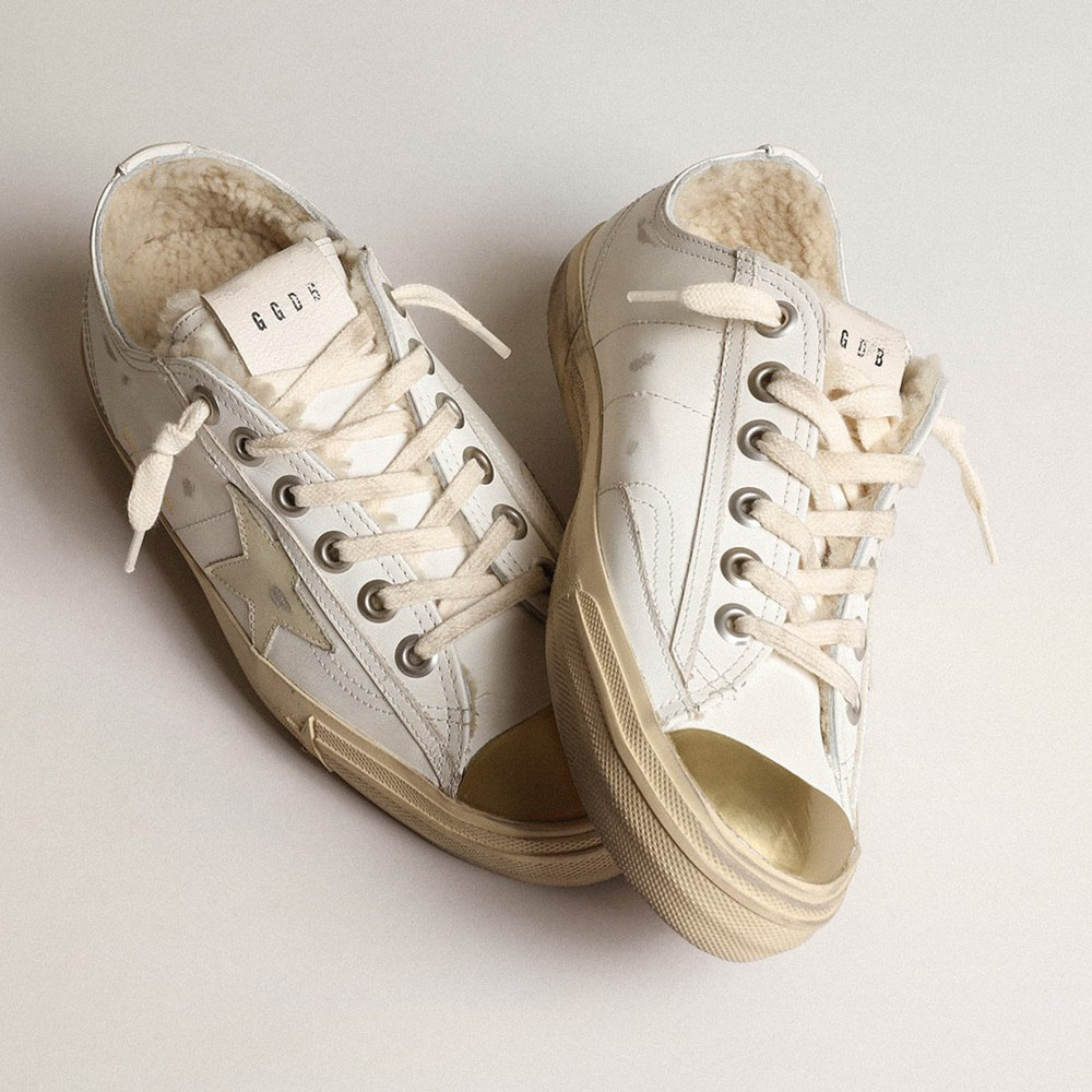 Golden Goose V-Star Sneakers With Leather Star And Beige Shearling Lining GWF00457.F003990.10318