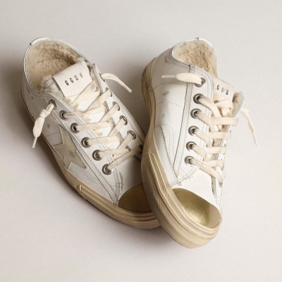 Golden Goose V-Star Sneakers With Leather Star And Beige Shearling Lining GWF00457.F003990.10318